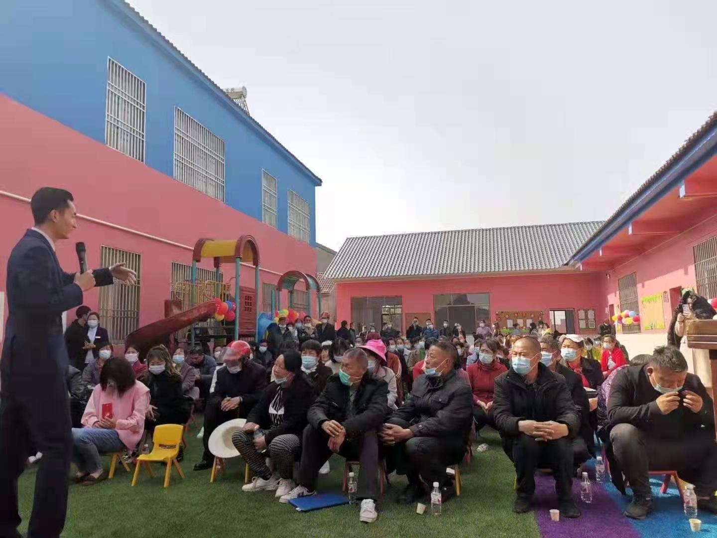 太寶貝走進(jìn)幼兒園開展公益媽媽班講座4