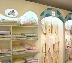 娃麗比店面展示