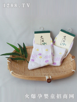 ǧ�񷻰�ɫŮͯ�m