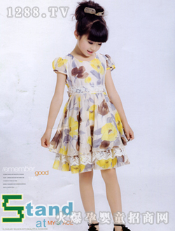 �{(l��n)ɫ���`�r��Ůͯ�B��ȹ