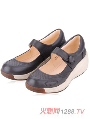 ������ɢ��Ь��ɫ