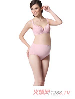 ���շ��ۃ���