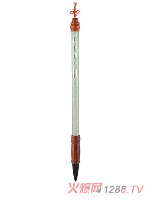 �������y���P